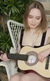 MAX_OLIVIA_MYERS_GUITAR_8.webp