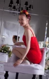 ST18_ALISABELLE_RED_DRESS_IN_THE_MIRRORS_8.webp