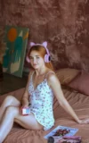 ST18_AVERY_BUNNY_HEADPHONES_7.webp