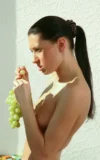 ST18_BELLANCA_L_BELLANCA_-_GREEN_GRAPES_9.webp