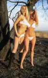 ST18_BRITA_A__MARTA_A_BRITA_-_BLONDES_IN_FALL_14.webp