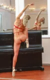 ST18_DELPHINE_I_DELPHINE_-_PRACTICING_IN_FRONT_OF_A_MIRROR_12.webp
