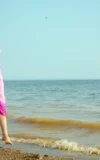 ST18_JANET_AT_THE_BEACH_IN_PINK_8.webp