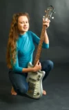 ST18_KARISSA_P_KARISSA_-_I_LOVE_THE_SOUND_OF_THE_BASS_8.webp