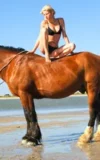 ST18_LARISSA_H_LARISSA_-_RIDING_BY_THE_BEACH_18.webp