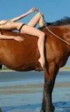 ST18_LARISSA_H_LARISSA_-_RIDING_BY_THE_BEACH_7.webp