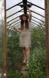 ST18_NICOLE_V_NAKED_IN_THE_GREENHOUSE_14.webp