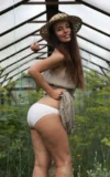ST18_NICOLE_V_NAKED_IN_THE_GREENHOUSE_6.webp