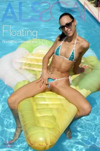 CAYENNE HOT – FLOATING – by ALS PHOTOGRAPHER (212) AS
