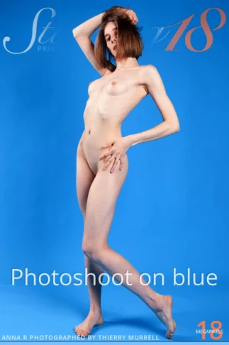 ANNA R – PHOTOSHOOT ON BLUE – by THIERRY MURRELL (131) ST18