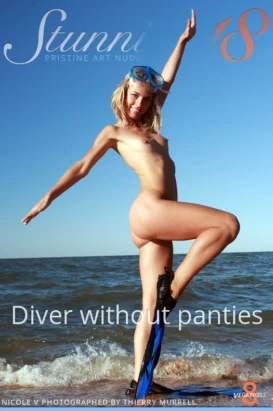 NICOLE V – DIVER WITHOUT PANTIES – by THIERRY MURRELL (117) ST18