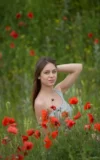 EB_BARBARA_VIE_AMONG_FLOWERS_20.webp