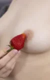 ST18_ANASTEJ_BARBI_STRAWBERRY_PARADISE_2.webp