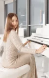 MA_AMALIA_DAVIS_PLAYING_OUR_TUNE_11.webp