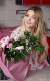 MA_CHANEL_FENN_PINK_ROSES_3.webp