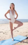 MA_DOMINIKA_JULE_BEACH_YOGA_1.webp