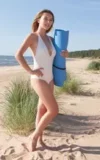 MA_DOMINIKA_JULE_BEACH_YOGA_15.webp