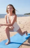 MA_DOMINIKA_JULE_BEACH_YOGA_17.webp