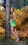 MA_HAILEY_EMERALD_IN_FALL_12.webp