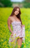 MA_MELANIA_FIELD_OF_GOLD_11.webp