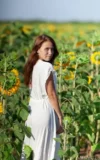 MA_MELANIA_SUNFLOWERS_11.webp