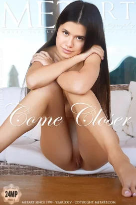 EVELIN ELLE – COME CLOSER – by ERRO (152) MA