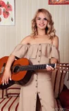 MA_LANA_FOXY_STRUMMING_12.webp