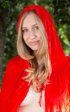 MA_LIA_PINK_RED_RIDING_HOOD_3.webp