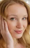 MA_DANA_RED_NATURALLY_RADIANT_18.webp
