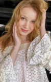 MA_DANA_RED_NATURALLY_RADIANT_2.webp
