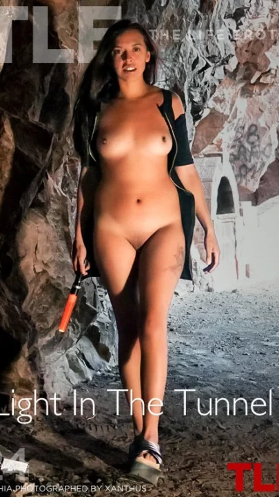 NATALIA – LIGHT IN THE TUNNEL 1 – by OLIVER NATION (124) TLE