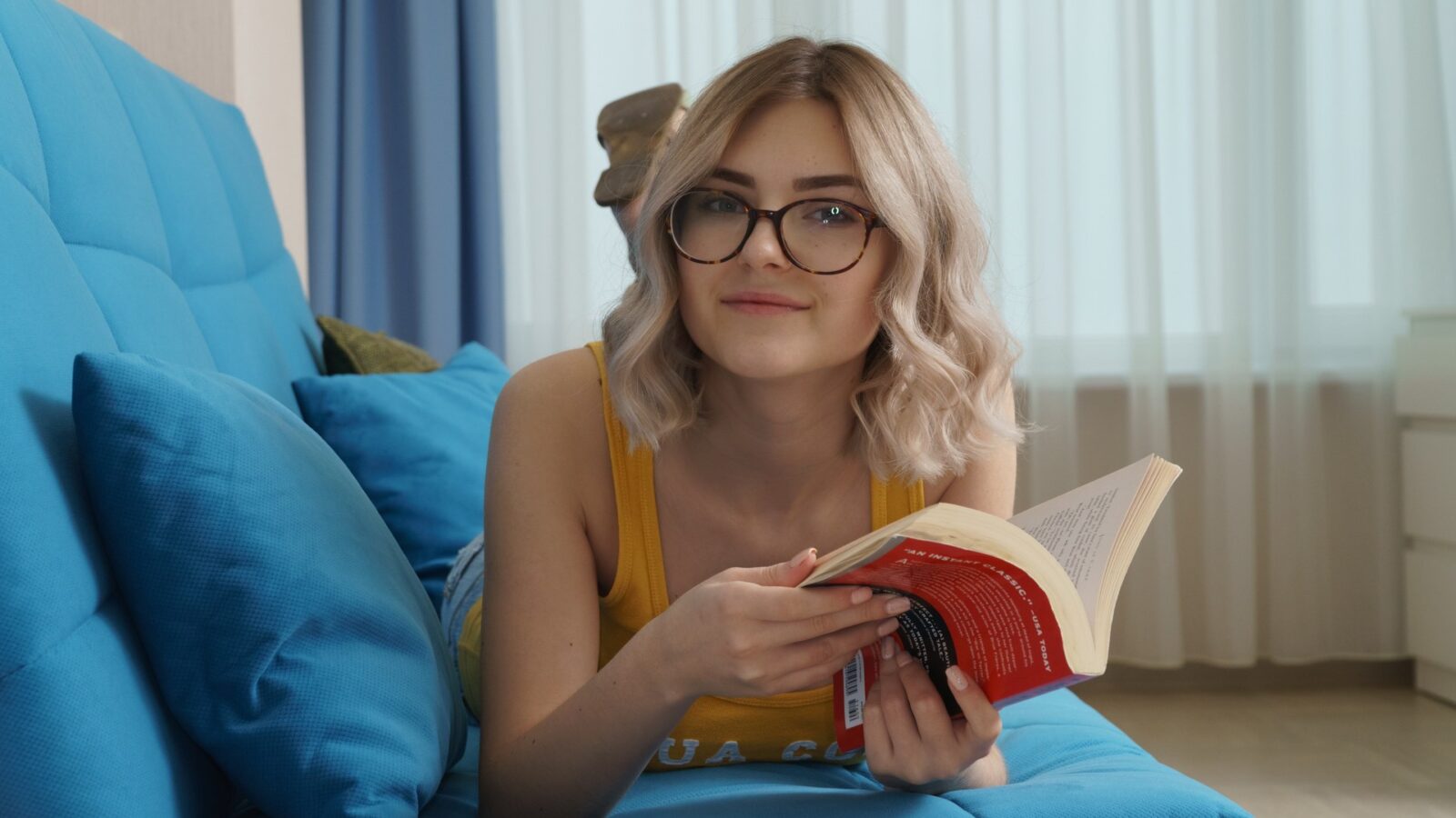 Eva Elfie reading a book getting naked TD