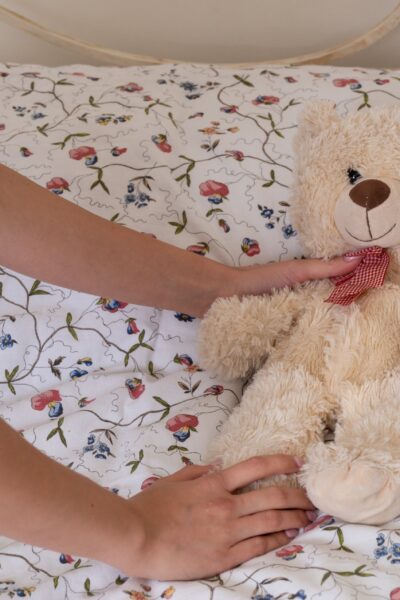 Stella Cardo loves her pink toy (134) TD